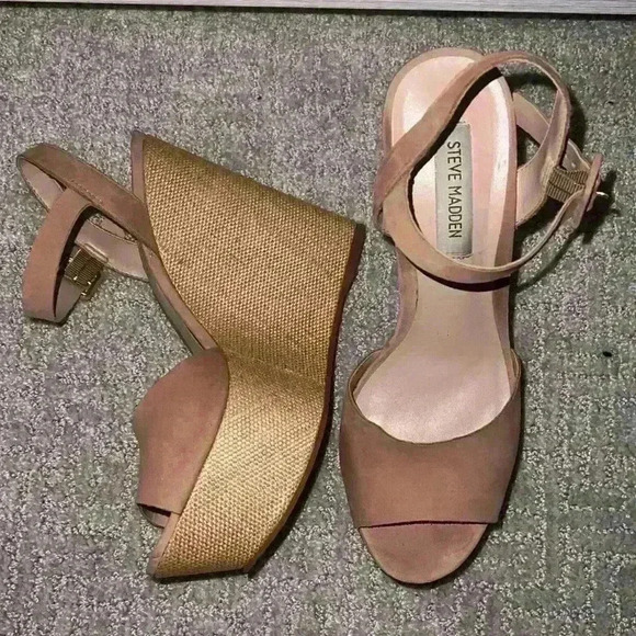 STEVE MADDEN DARK BEIGE WEDGE - Picture 2 of 4